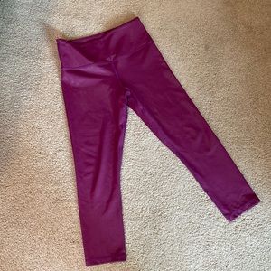 ZYIA Capri Light n Tight Metallic Leggings Size 4